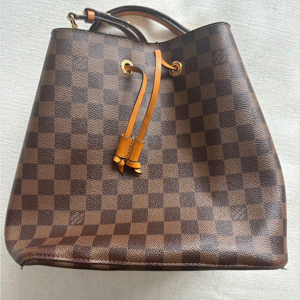 Louis Vuitton Bucket bag